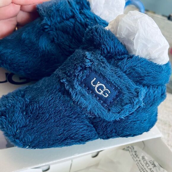UGG Bixbee Booties 
Baby navy blue in original box Sz Large new - Picture 7 of 11